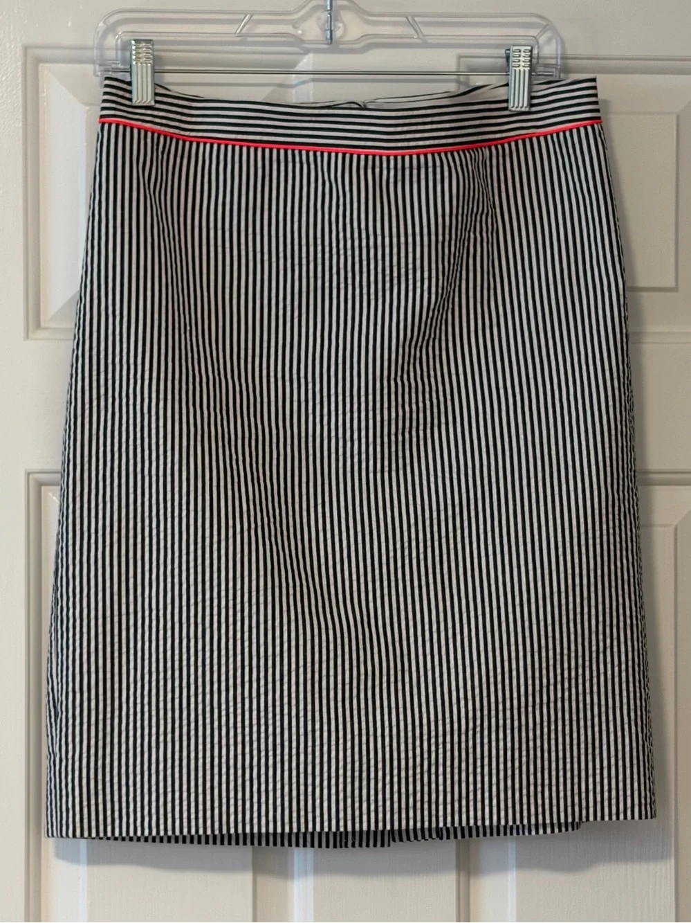 J.Crew “The Pencil Skirt” – Black & White Seersucker Stripe, Size 8